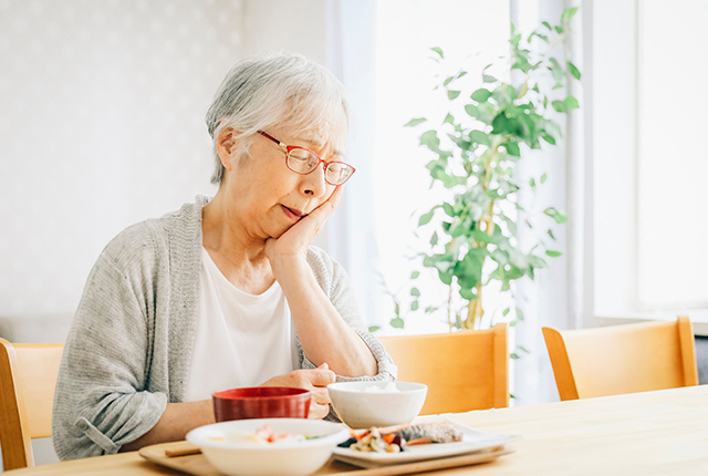 食事をしたかどうかを覚えていない女性