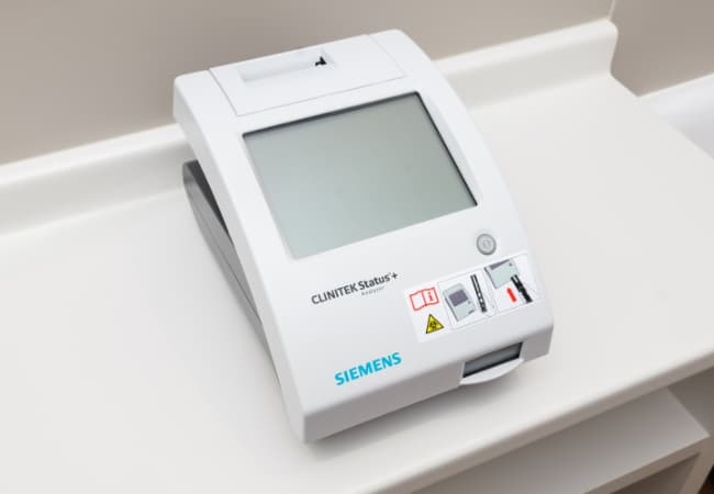 小型尿分析器