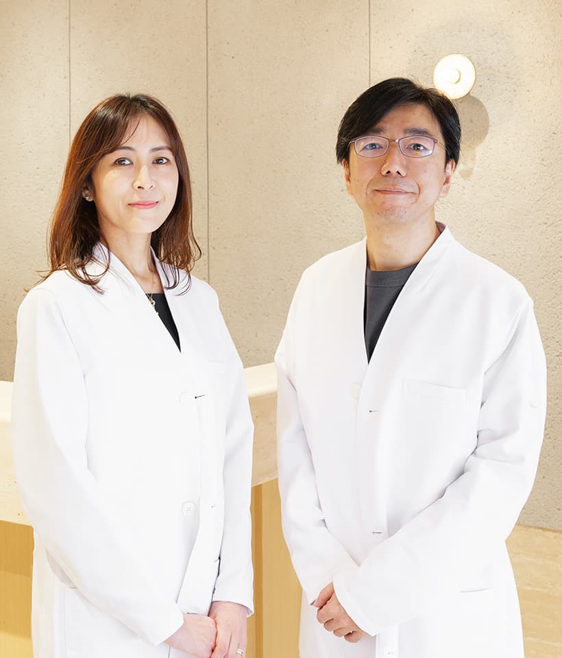 院長と副院長（左から副院長の新井 祐子、院長の新井 繁幸）